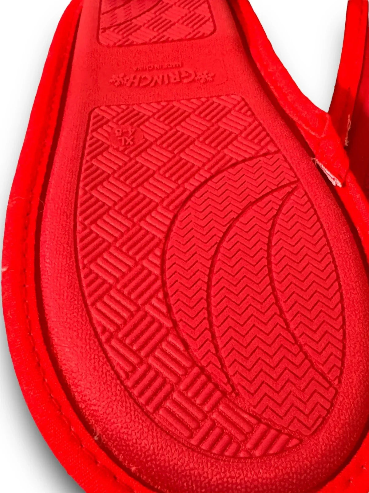 Dr Seuss Grinch White Red Christmas Santa Hat Slippers Kids XL 4/5 - Trendiez U ♥