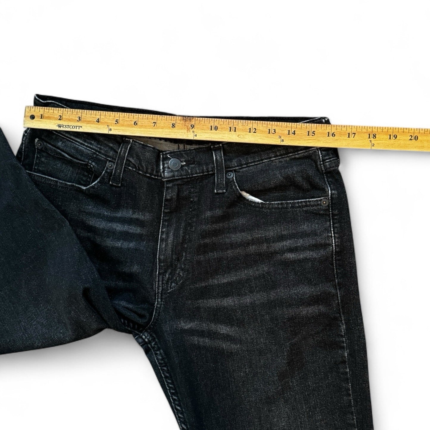 Levi’s 511 Men’s Slim Fit Jeans – Black Stretch Denim, 33x30 - Trendiez U ♥