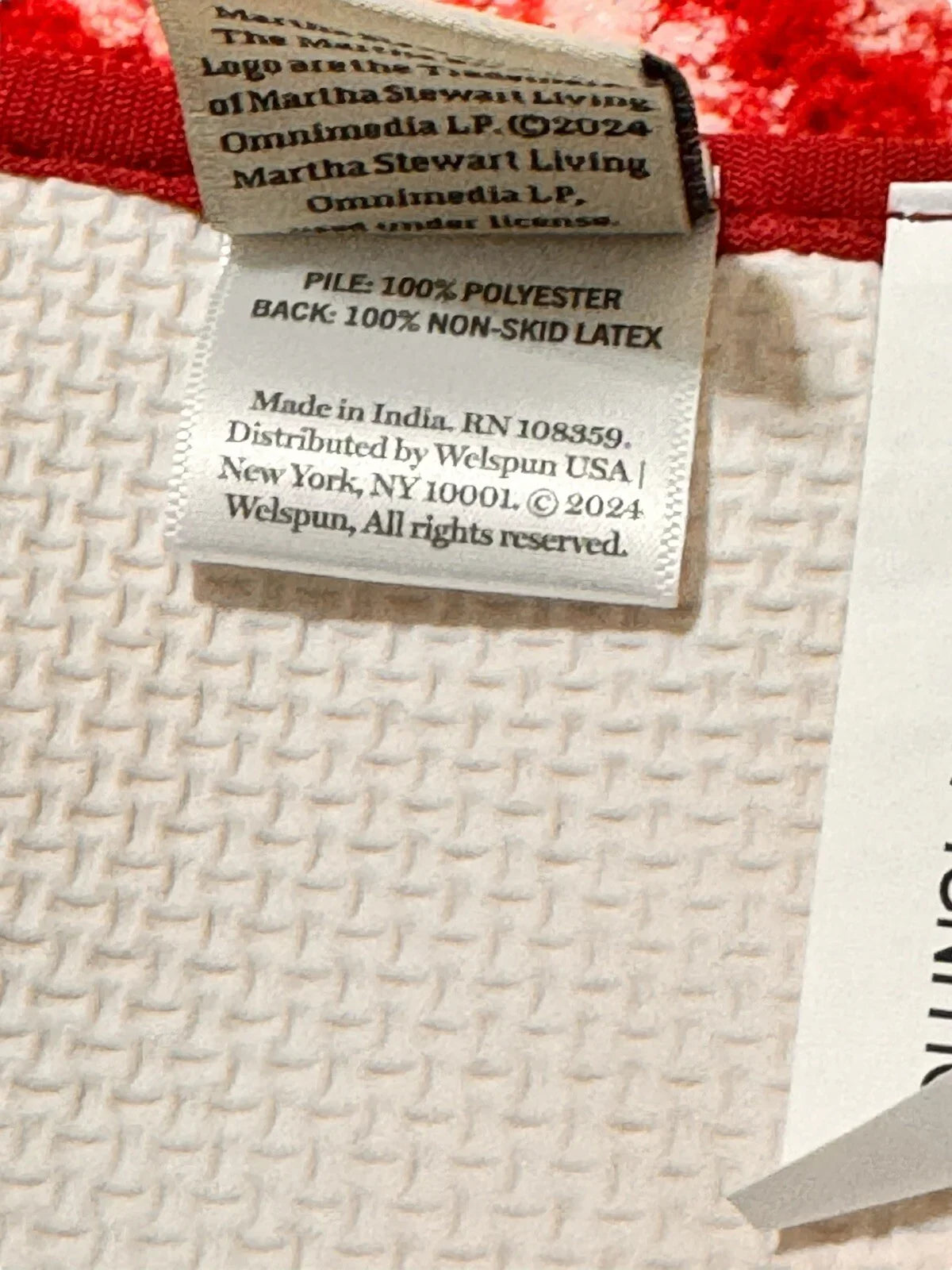 MARTHA STEWART CHRISTMAS RED SNOWFLAKE ULTRA SOFT BATH RUG CARPET,FLOOR MAT - Trendiez U ♥