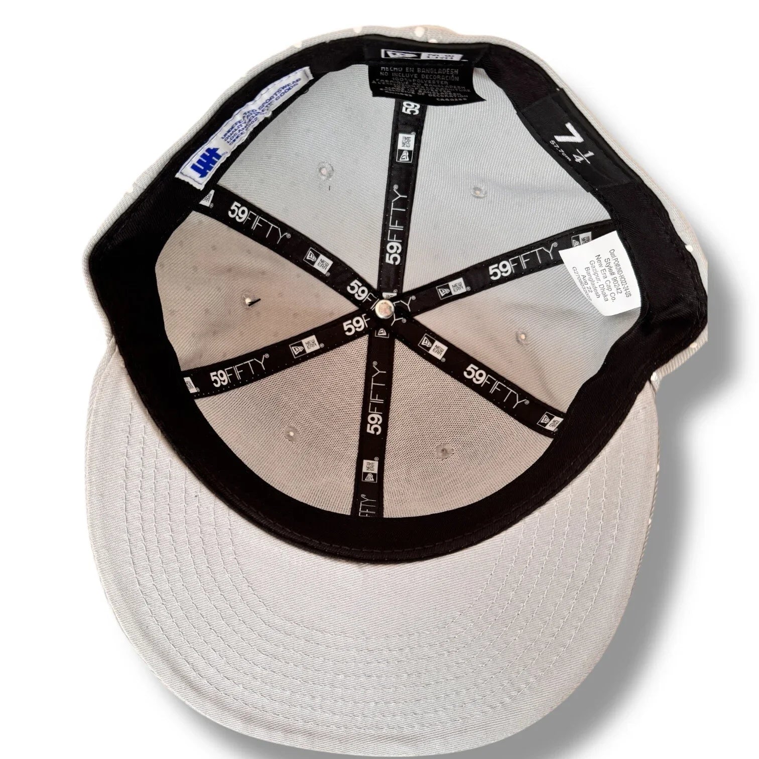 New Era x Undefeated Fitted Hat – Gray Polka Dot, Flat Brim, Size 7 1/4 - Trendiez U ♥