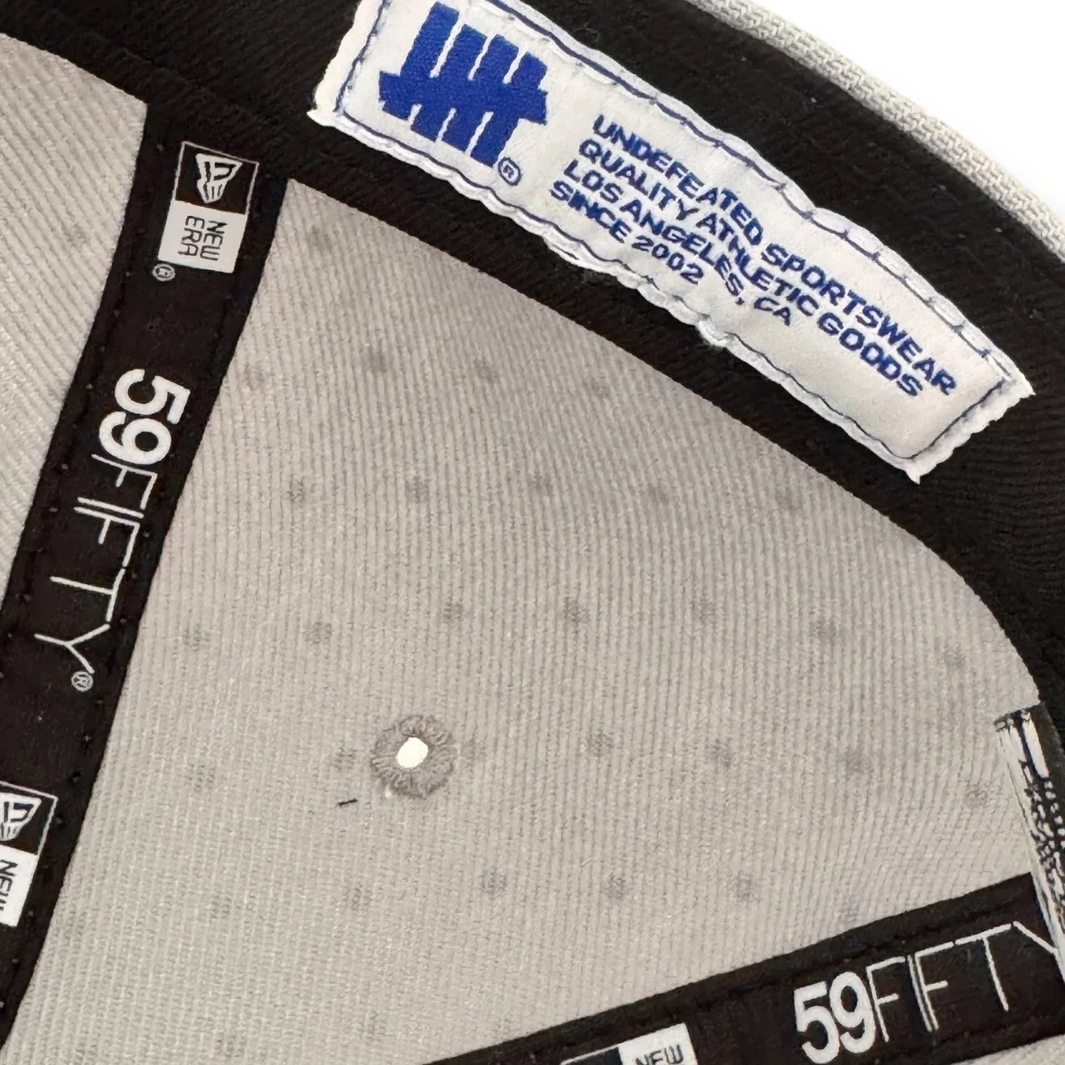 New Era x Undefeated Fitted Hat – Gray Polka Dot, Flat Brim, Size 7 1/4 - Trendiez U ♥