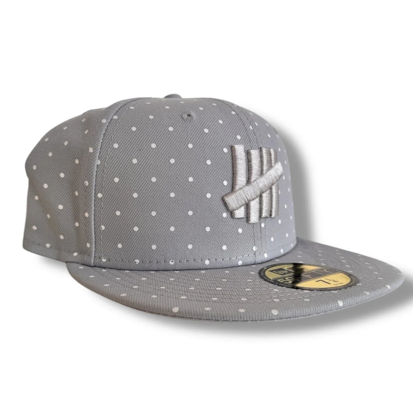 New Era x Undefeated Fitted Hat – Gray Polka Dot, Flat Brim, Size 7 1/4 - Trendiez U ♥