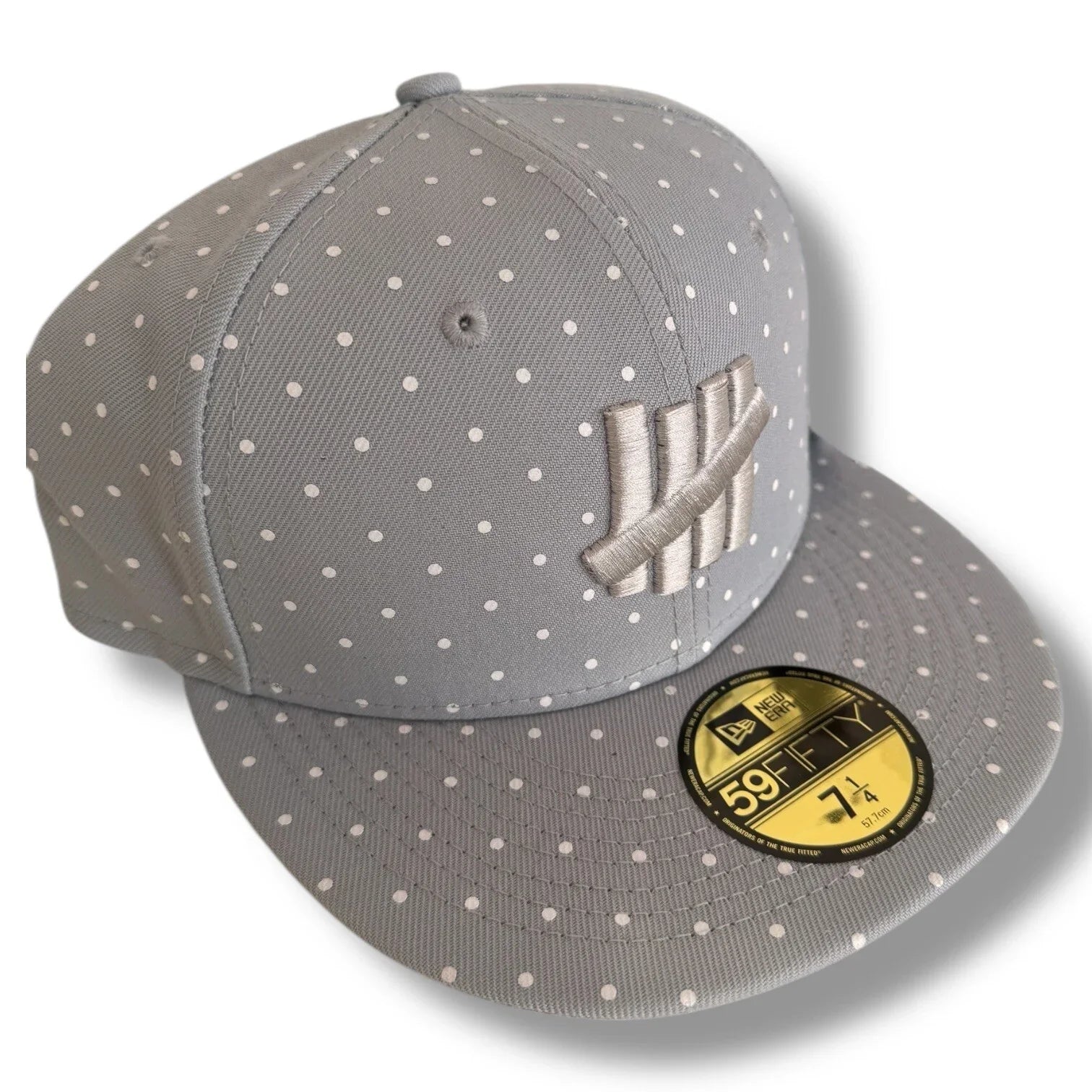 New Era x Undefeated Fitted Hat – Gray Polka Dot, Flat Brim, Size 7 1/4 - Trendiez U ♥