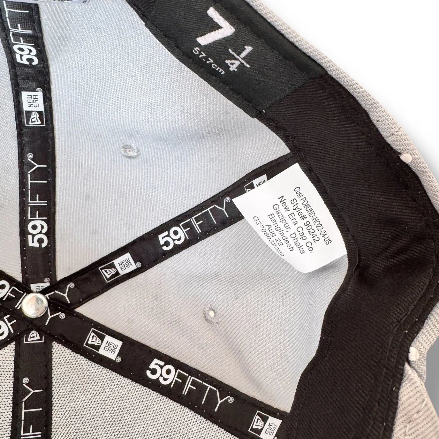 New Era x Undefeated Fitted Hat – Gray Polka Dot, Flat Brim, Size 7 1/4 - Trendiez U ♥