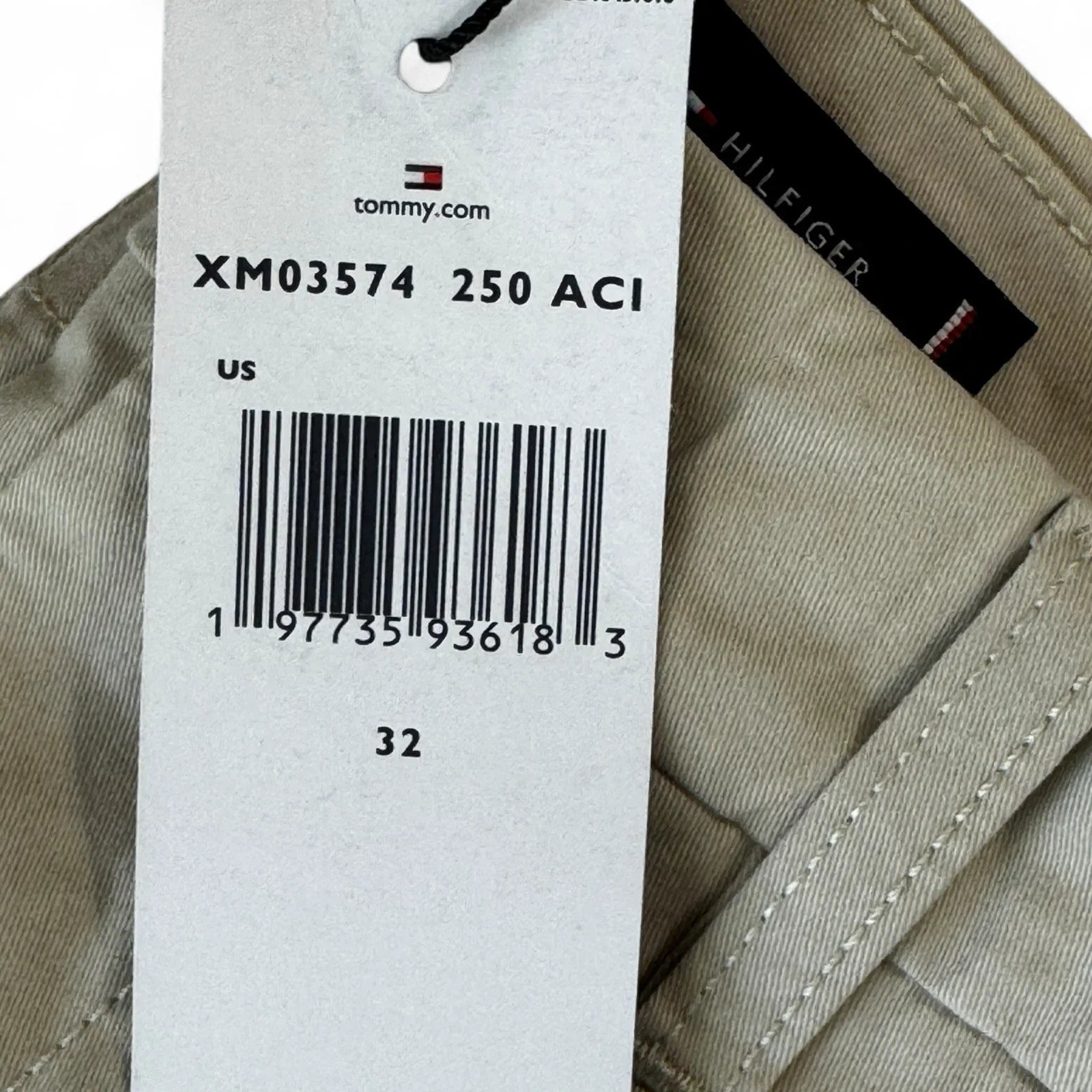 Tommy Hilfiger Men’s Classic Khaki Chino Shorts – Size 32 - Trendiez U ♥