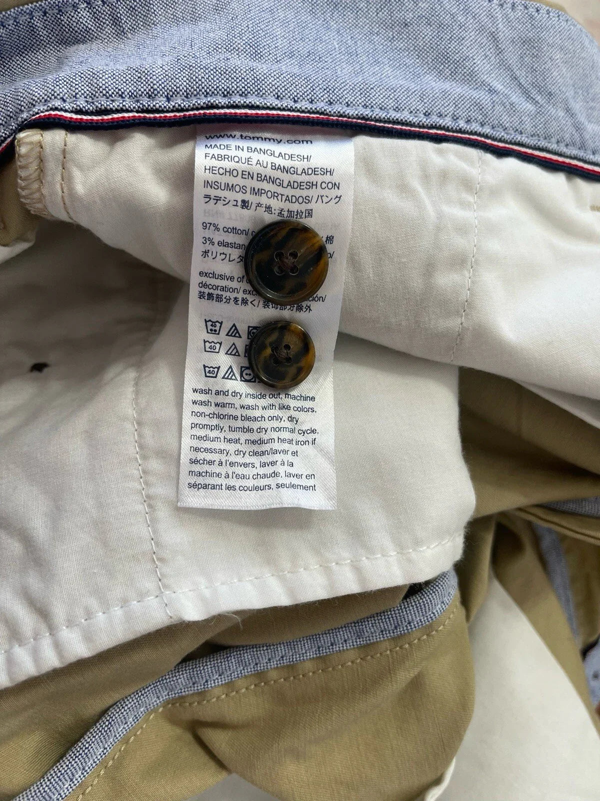 Tommy Hilfiger Men's Shorts Flat Front Casual Chino Bottoms Logo Beige Sz 31 NEW - Trendiez U ♥