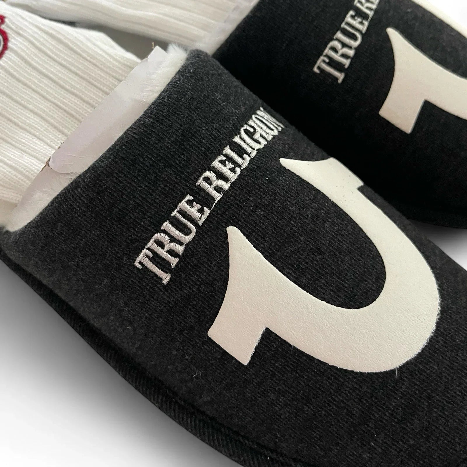 True Religion Men’s Slipper Sock Set Black and White Size 11-12 Embroidered New - Trendiez U ♥