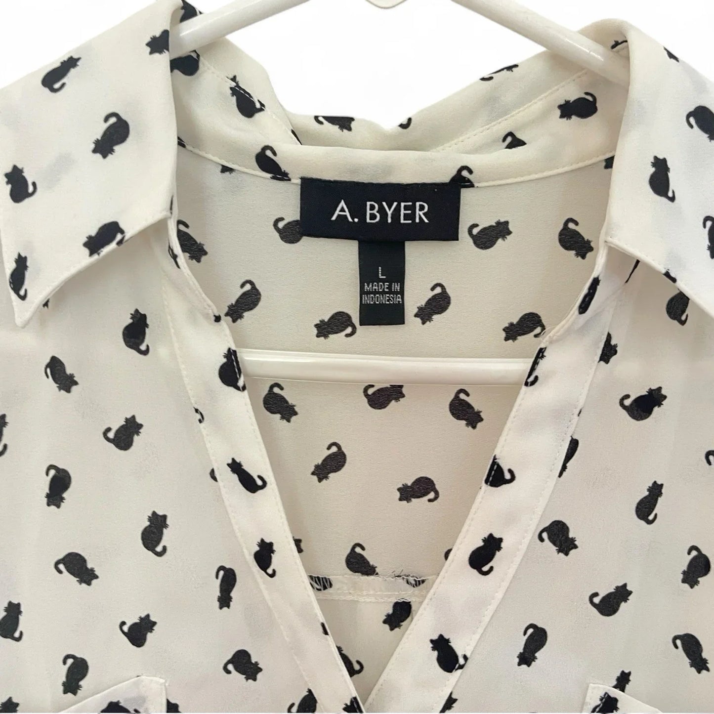 A BAYER Cat Print Women’s Blouse Size L Black/White - Trendiez U ♥ 