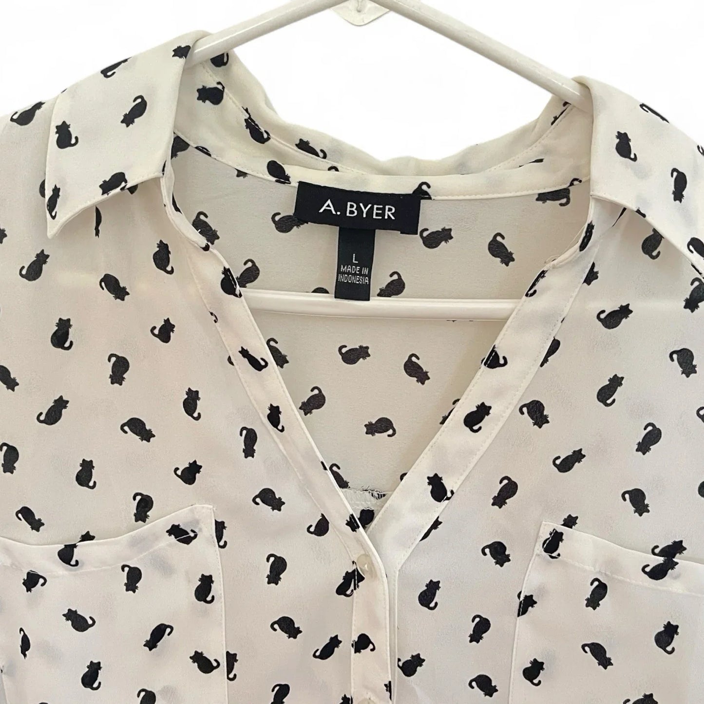 A BAYER Cat Print Women’s Blouse Size L Black/White - Trendiez U ♥ 