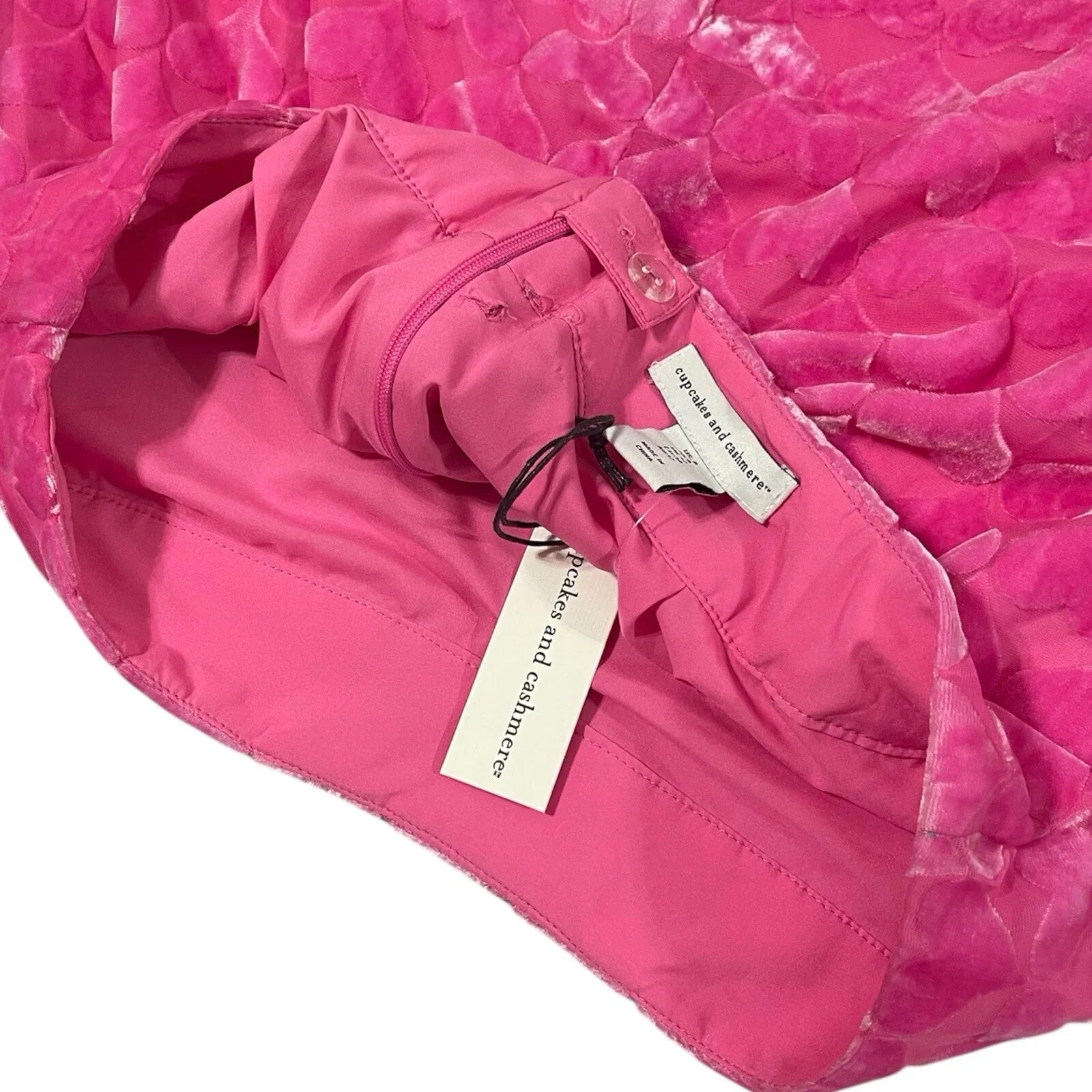 Cupcakes and Cashmere Hot Pink Velvet Mini Skirt Heart Pattern Size 8 - Trendiez U ♥ 