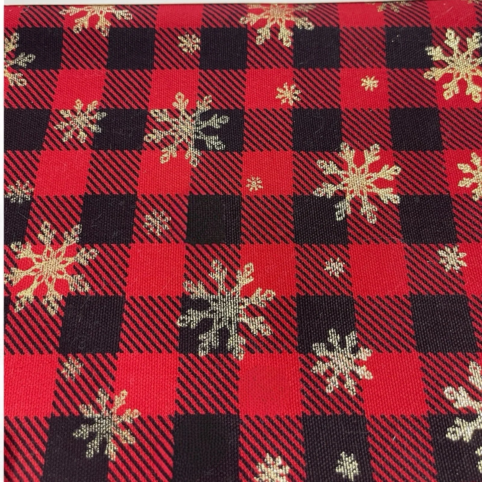 Cynthia Rowley Plaid Placemats Red/Black/Gold Metallic Snowflakes 4PC - Trendiez U ♥ 