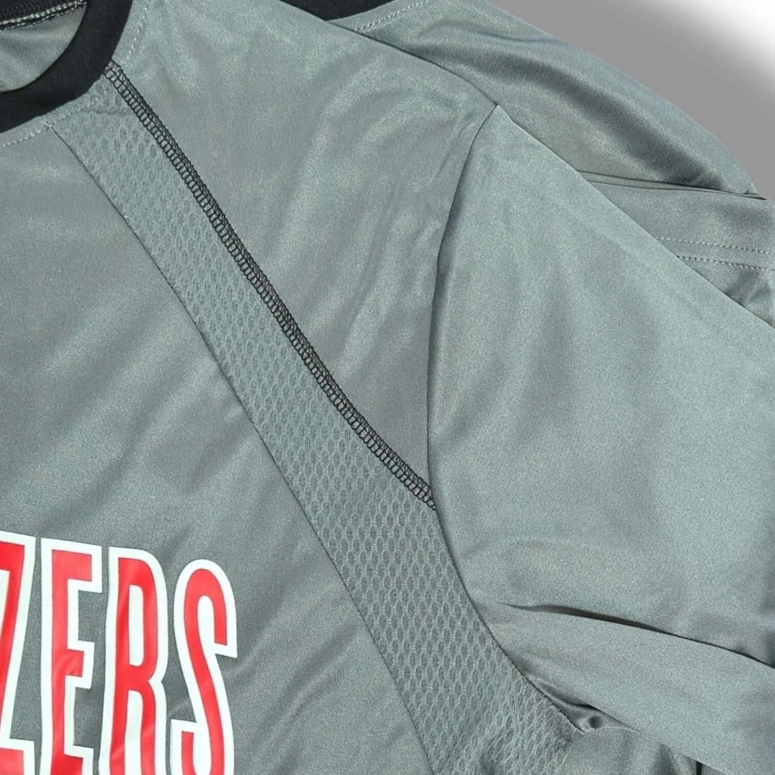 Portland Trail Blazers Long Sleeve Shirt Gray Men’s NBA Crew neck Graphic Tee L - Trendiez U ♥ 