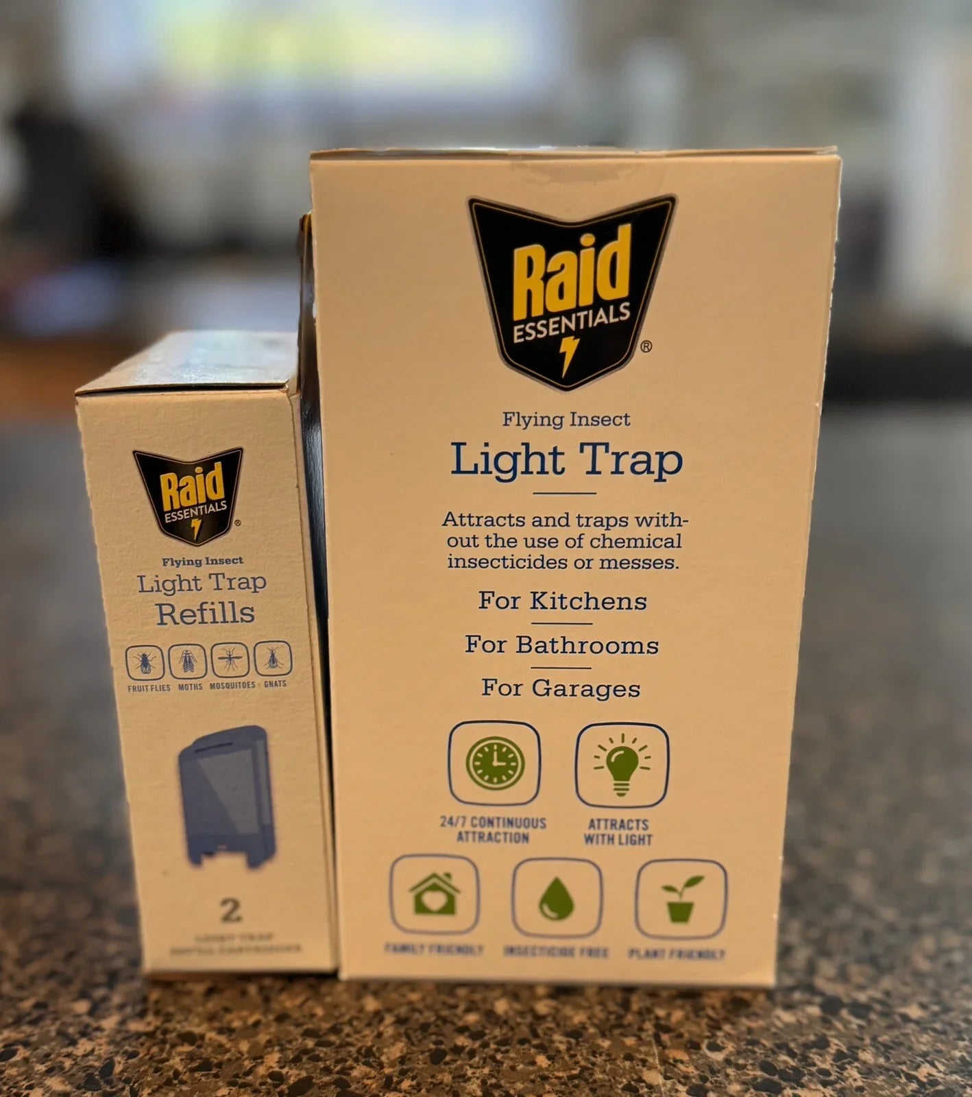 RAID Essentials Flying Insect Light Trap Starter Kit 1 Device 2 Refills - Trendiez U ♥ 